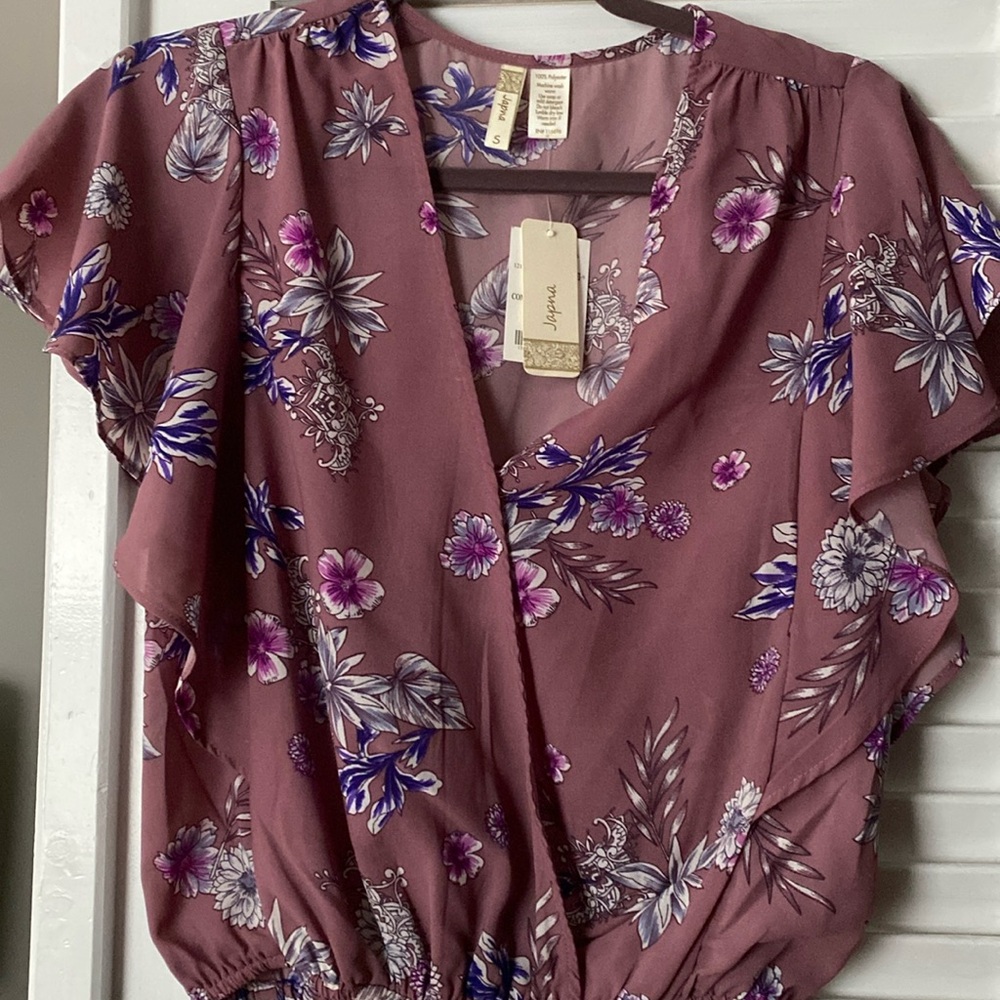 Juniors small blouse NWT